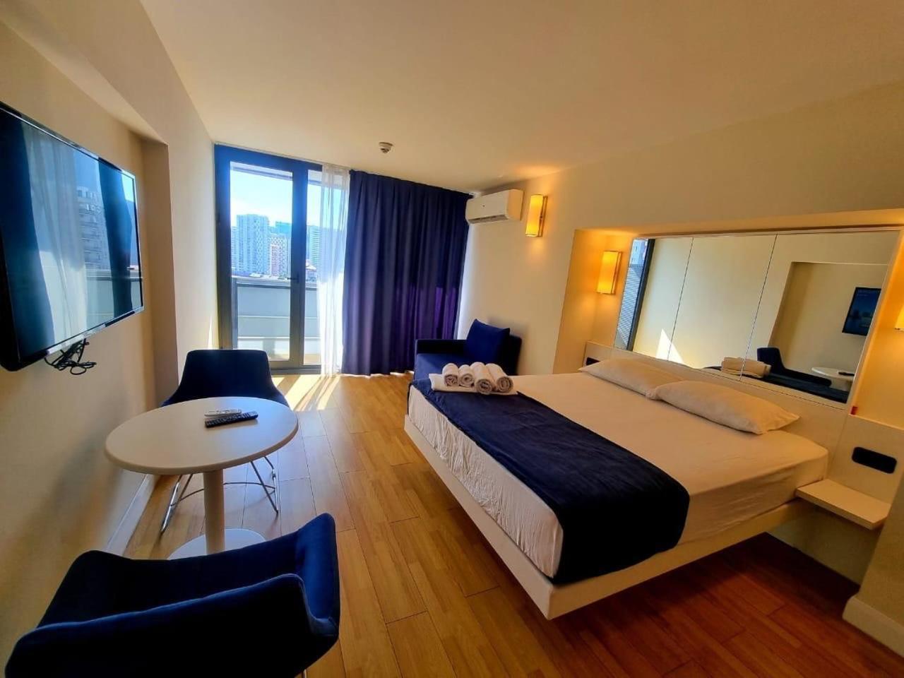 Orbi City Amazing Apartments Batumi Exterior photo