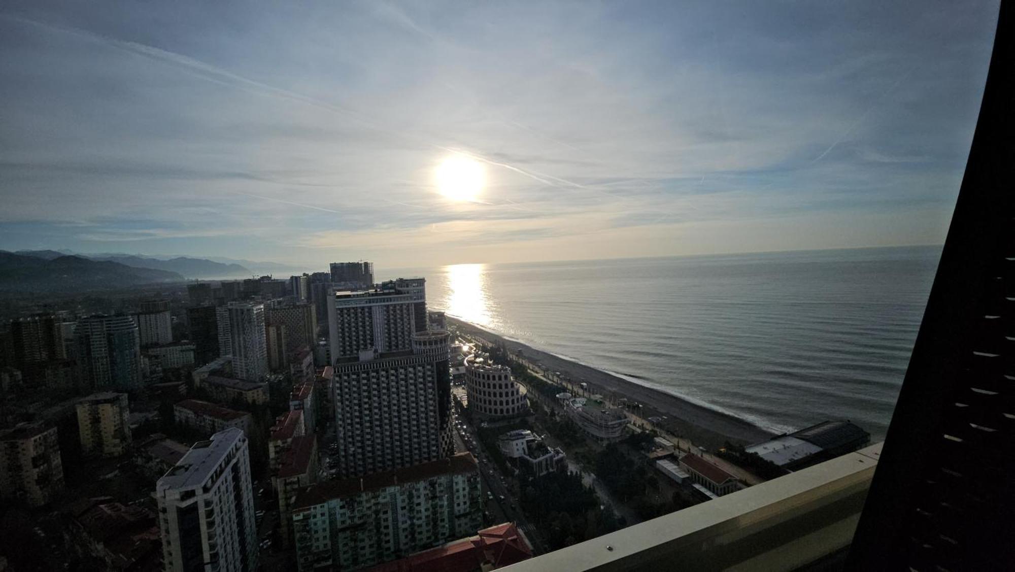 Orbi City Amazing Apartments Batumi Exterior photo
